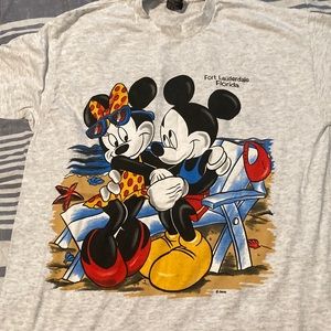 Large Mickeymouse tshirt